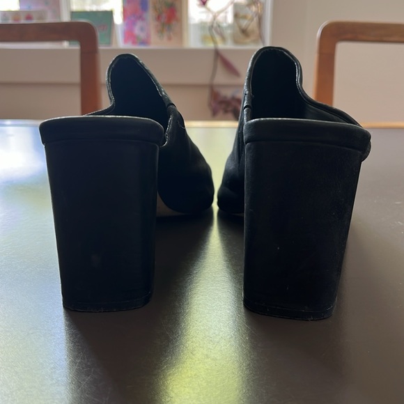 SAKS FIFTH AVE black pumps - Picture 8 of 12